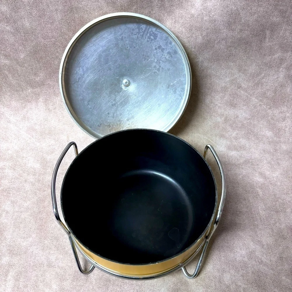 Vintage  Aluminum 2qt Pot With Lid And Stand Bounty By Wear Ever Gold/Yellow